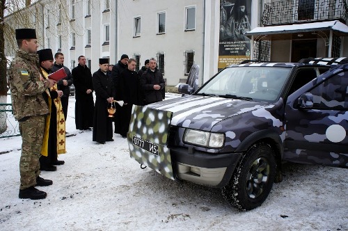 Спільна справа - церковні спільноти відправили автомобіль для капеланів Спільна справа - церковні спільноти відправили автомобіль для капеланів